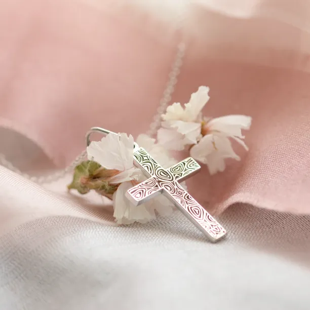 Zlatý přívěsek ve tvaru kříže MARIA Image