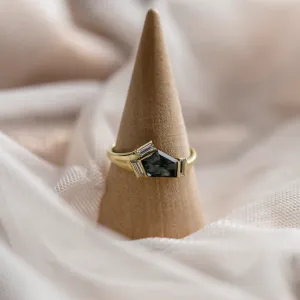 Original ring with asymmetric sapphire and baguette moissanites AGATHA Thumbnail