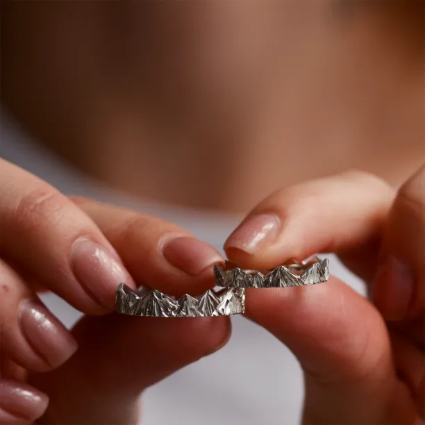 Netradiční snubní prsteny s motivem hor DOLOMITY Image