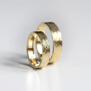 Zlaté snubní prsteny s povrchem stromové kůry BRANCH Thumbnail