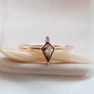 Minimalistický prsten se salt and pepper a klasickým diamantem BIANCA Thumbnail