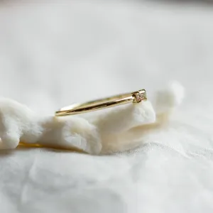 Zlatý minimalistický prsten s fancy champagne diamantem MARGO Thumbnail