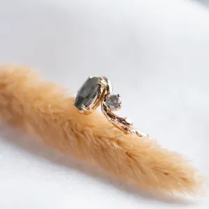 Zlatý organický prsten se salt and pepper diamantem LUDOVICA Thumbnail