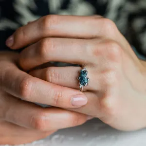 Prsten ze zlata se surovým modrým diamantem a klasickými diamanty POSEIDON Thumbnail