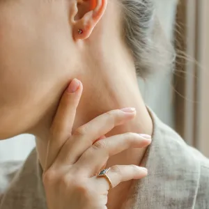 Zlatý netradiční prsten s kite salt and pepper diamantem MATILDE Thumbnail