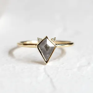 Zlatý prsten s kite salt and pepper diamantem a diamanty CATKIN Thumbnail