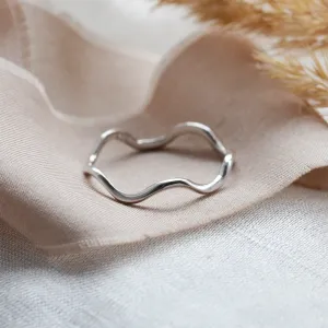 Minimalistický zlatý prsten ve tvaru vlnky GAIA Thumbnail