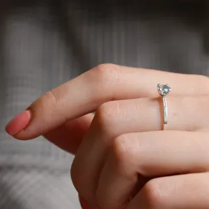 Modrý topaz ve zlatém prstenu s diamanty GINEVRA Thumbnail