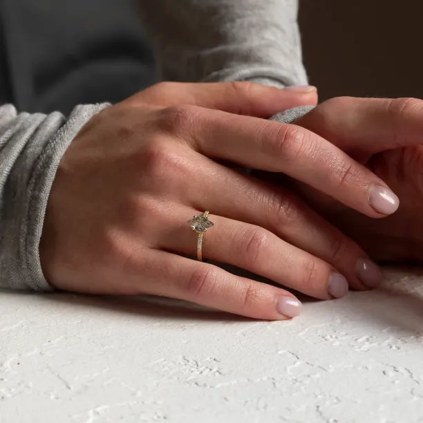 Zlatý prsten s kite rutilovým křišťálem a diamanty ESTER Image