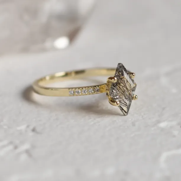 Zlatý prsten s kite rutilovým křišťálem a diamanty ESTER Image