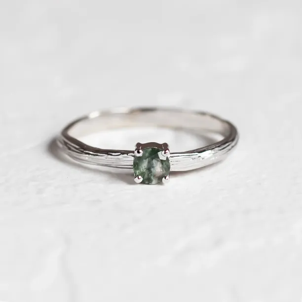 Zlatý prsten ve tvaru stromové kůry s mechovým achátem MOSSI Image