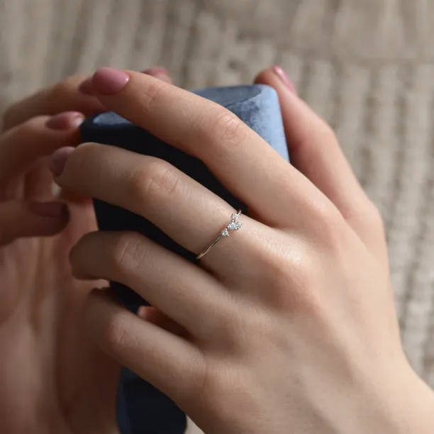 Minimalistický cluster prsten s diamanty MUADNAIT Image