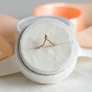 Salt and pepper diamond V stacker ring ISOLDE Thumbnail