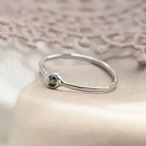 Minimalistický prsten s bezel salt´n´pepper diamantem IONA Thumbnail