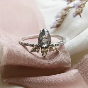 Luxusní zlatý prsten se salt and pepper a fancy diamanty CROWNIA Thumbnail