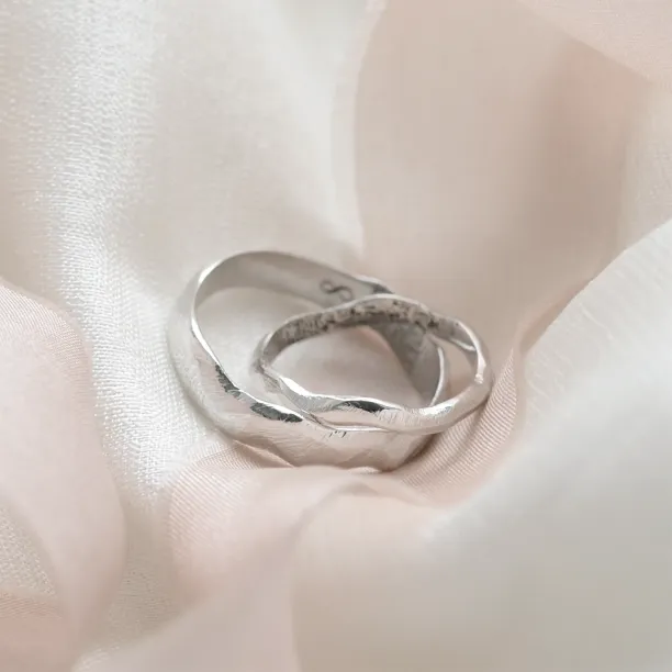 Atypické snubní prsteny se zaobleným povrchem ORGANICA Image