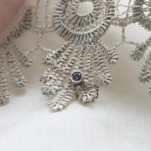 Zlatý řetízkový prsten se salt and pepper diamantem DAITHI Image