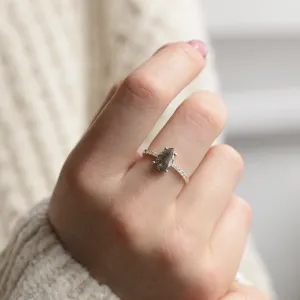 Zlatý vintage prsten se salt and pepper diamantem FERGAL Thumbnail