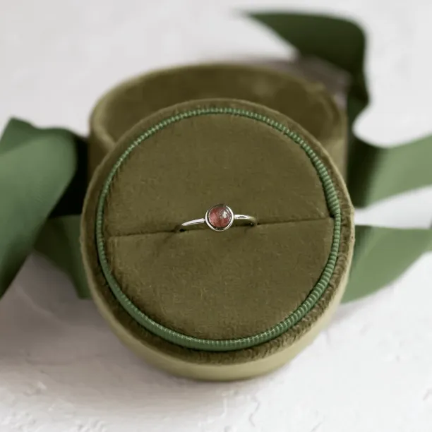 Zlatý prsten s bezel jahodovým křišťálem FRAGOLINA Image