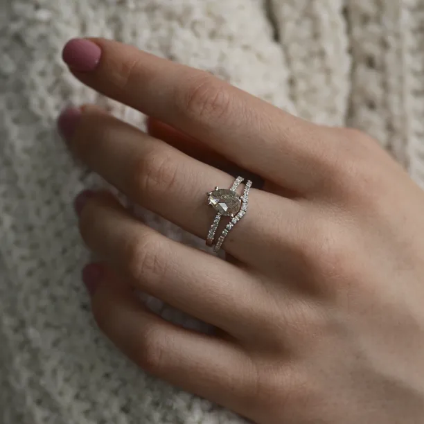 Zlatý vintage prsten se salt and pepper diamantem EIMMEAR Image