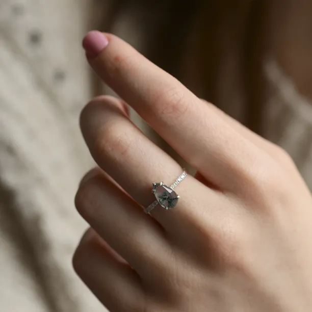 Zlatý prsten s pear mechovým achátem a diamanty EALGA Image