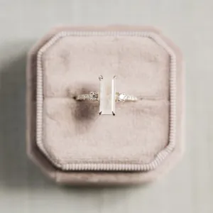 Zlatý prsten s baguette měsíčním kamenem a diamanty TIGE Thumbnail