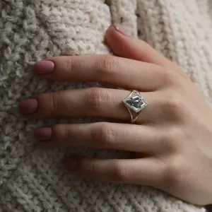 Luxusní zlatý prsten s kite salt and pepper diamantem CATHAL Thumbnail