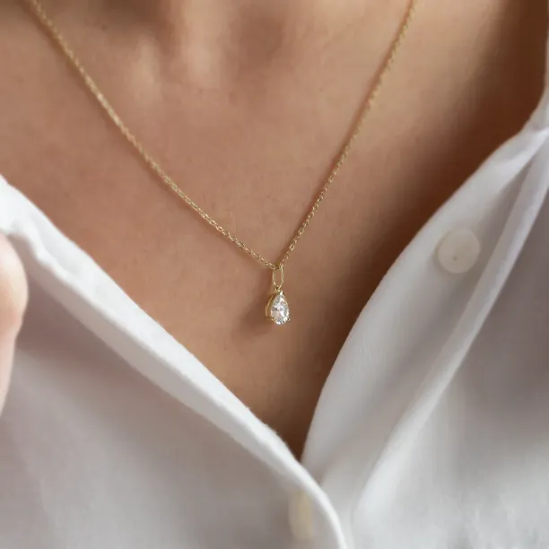 Gold necklace with pear moissanite NAOMI Image