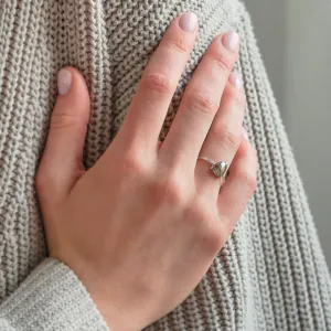 Elegantní prsten s pear salt and pepper diamantem a bílými diamanty CILLIAN Thumbnail