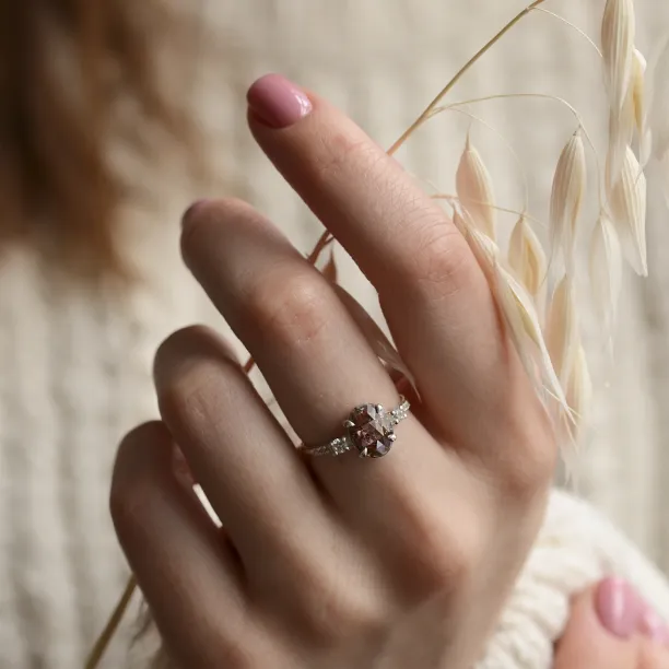 Zlatý vintage prsten se salt and pepper diamanty EITHNE Image