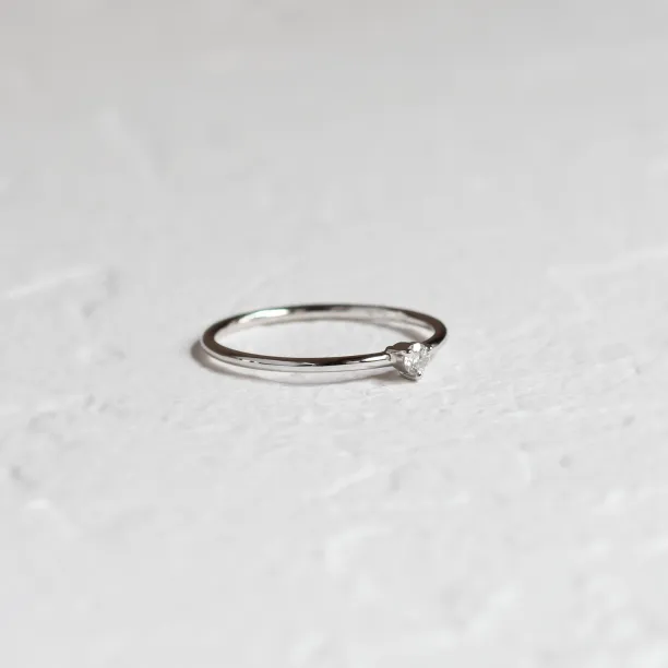 Minimalistický zásnubní prsten s diamantem NESSA Image