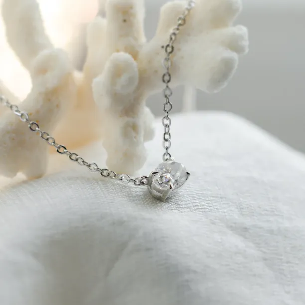 Gold necklace with oval moissanite ARIA Image