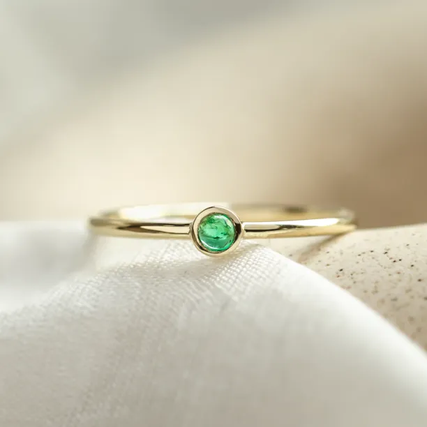 Emerald stackable fine ring CARAGH Image