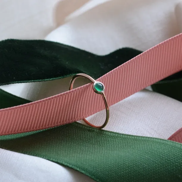 Emerald stackable fine ring CARAGH Image