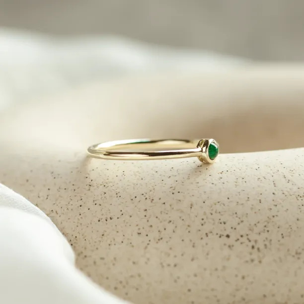 Emerald stackable fine ring CARAGH Image