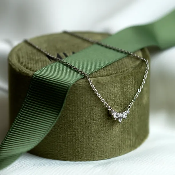 Gold cluster necklace with moissanites JESSIE Image