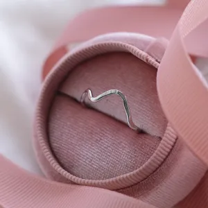 Zlatý minimalistický prsten ve tvaru hor ALPINE Thumbnail