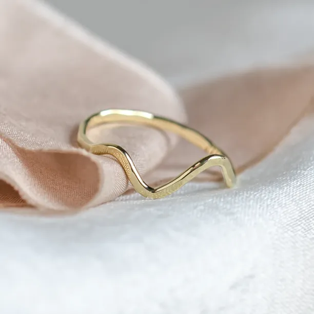 Zlatý minimalistický prsten ve tvaru hor ALPINE Image