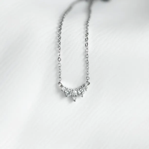 Gold cluster necklace with moissanites JESSIE Image