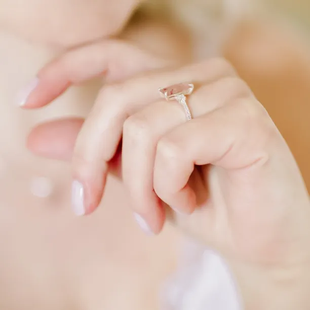 Zlatý prsten s jahodovým křišťálem a diamanty SWEETIE Image