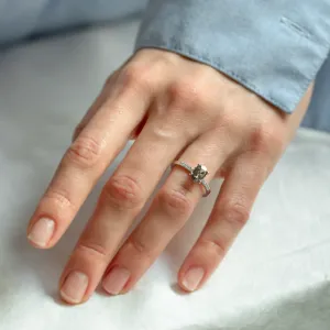 Zlatý prsten s oválným salt´n´pepper diamantem ROXANE Thumbnail