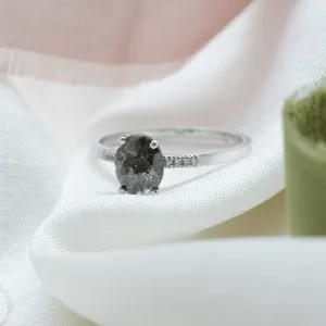 Zlatý prsten s oválným salt´n´pepper diamantem ROXANE Thumbnail