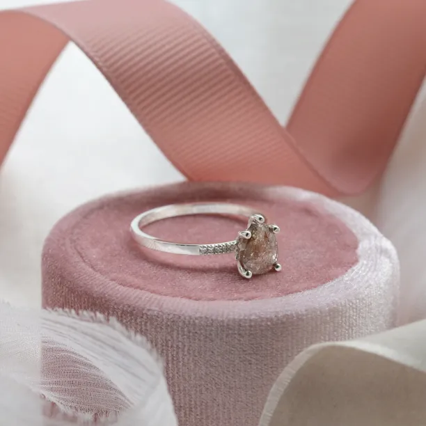 Zlatý prsten se salt and pepper diamantem ROXANE Image