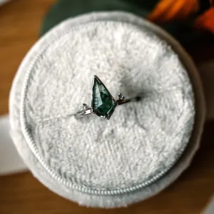 Zlatý prsten s mechovým achátem a diamanty KIRA Thumbnail