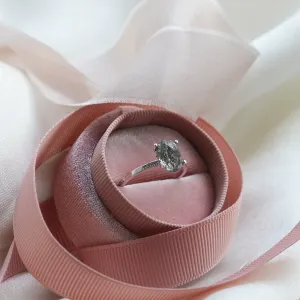 Minimalistický prsten s oválným rutil quartzem a diamanty ROXANE Thumbnail