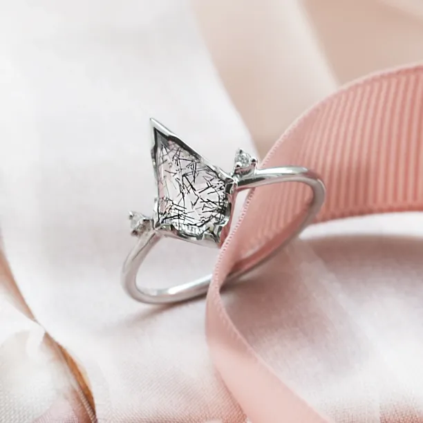 Minimalistický prsten s rutil quartzem a diamanty KIRA Image