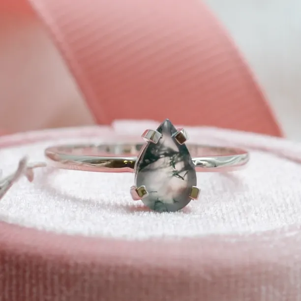 Zlatý prsten s mechovým achátem BERTA Image