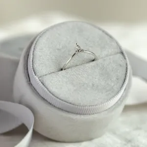 Minimalistický zlatý prsten s diamanty JANIS Thumbnail