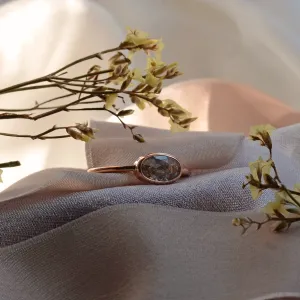 Zlatý prsten s oválným salt and pepper diamantem KARLIN Thumbnail