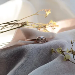 Zlatý prsten s oválným salt and pepper diamantem KARLIN Thumbnail
